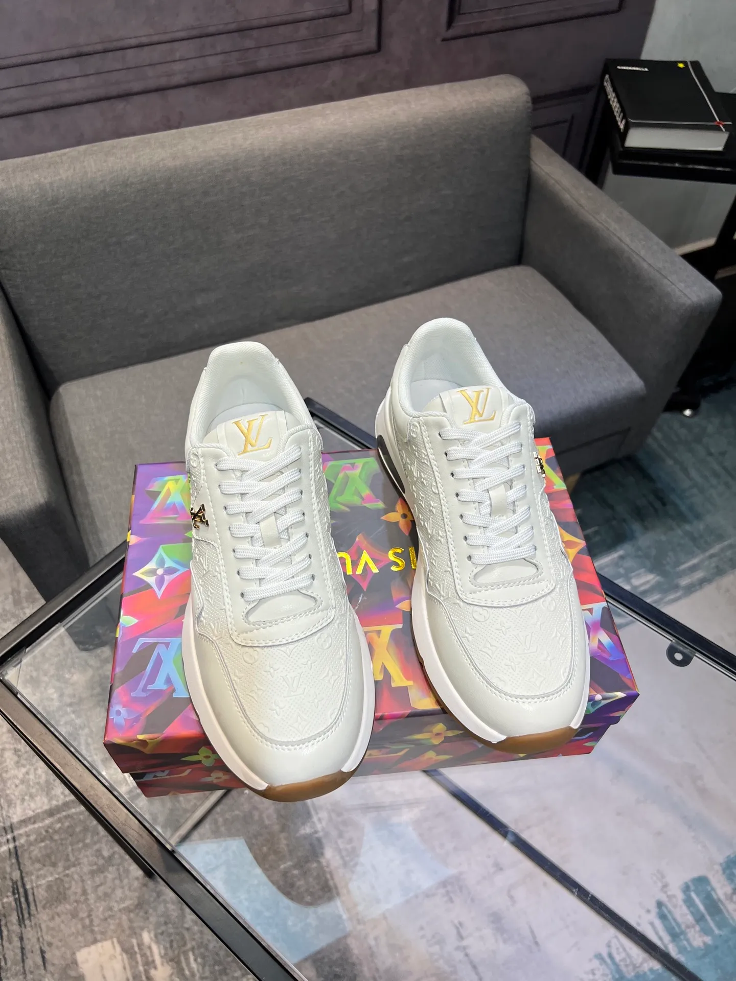 Men's shoes 💰460 "LV" The latest men's casual shoes, genuine leather lining, rubber wear-resistant outsole, fine lines and beautiful strips, not too much decoration, European and American style, comfortable and high-grade, optional, size number: 38 to 44 45 can be customized